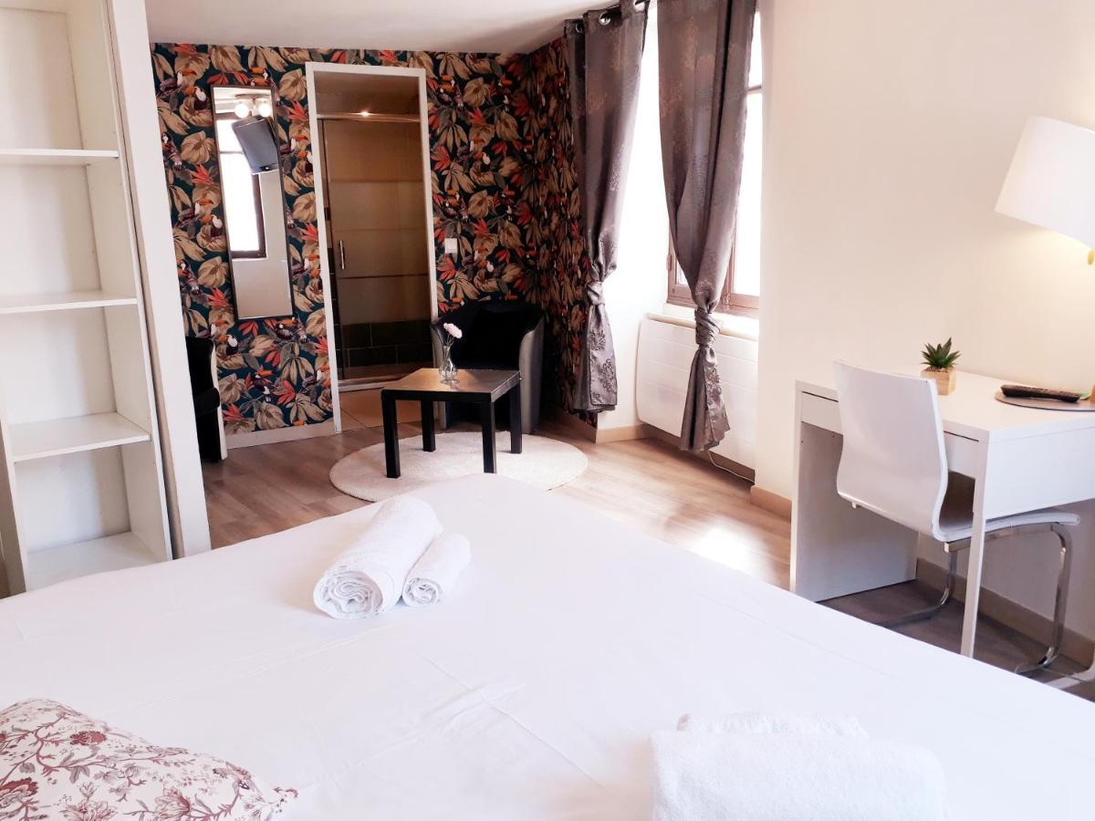 Hotel Renaissance Martigues Bagian luar foto