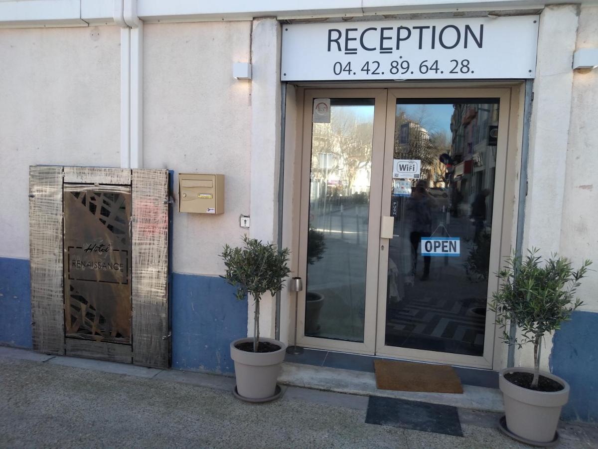 Hotel Renaissance Martigues Bagian luar foto